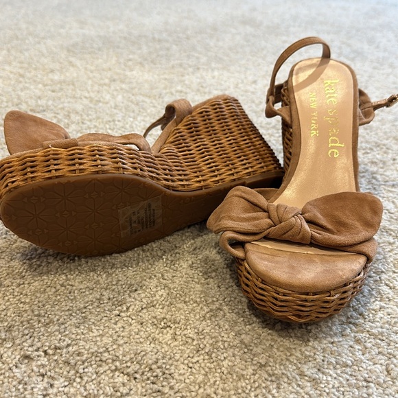 πHPπ NWT Kate spade wicker heals sandals with bow - Picture 4 of 6